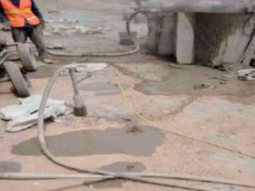 铜仁水泥混凝土路面板底注浆技术 路面脱空注浆整治方案