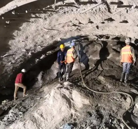 铜仁隧道拱顶带模注浆料，微膨胀注浆料的特点及施工工艺